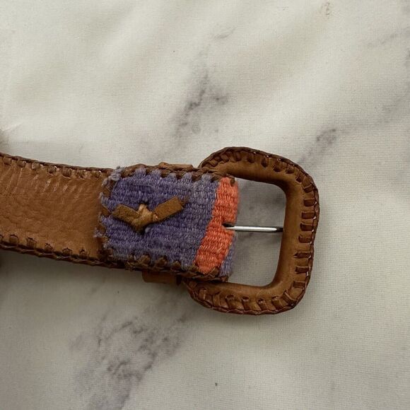 Womens Vintage Hand Made Tapestry Leather Belt Size XS Brown Colorful Tooled - Picture 4 of 4